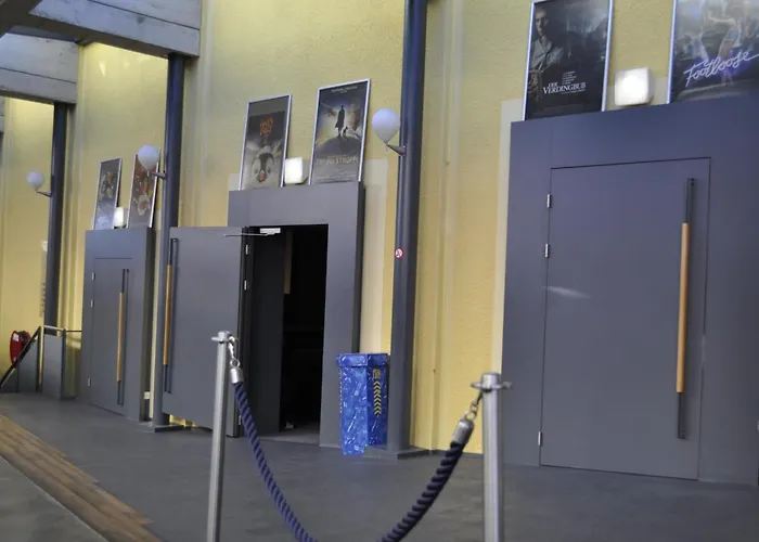 Отель Movieworld