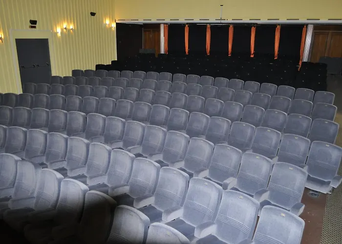 Отель Movieworld