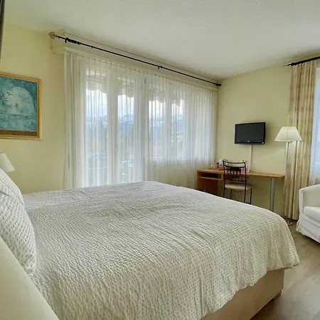 Movieworld Szálloda Spiez