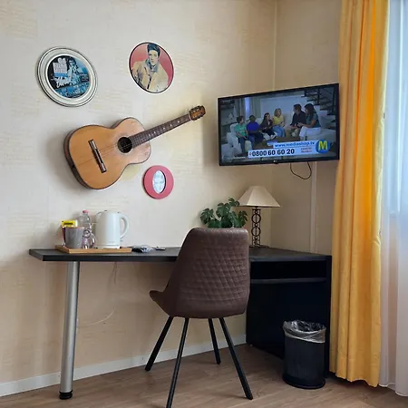 Movieworld מלון שפיץ